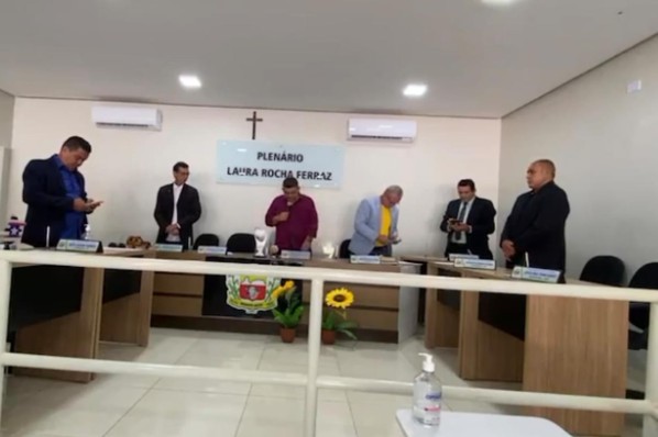 Projeto habitacional é aprovado por unanimidade e população participa da tribuna durante sessão...